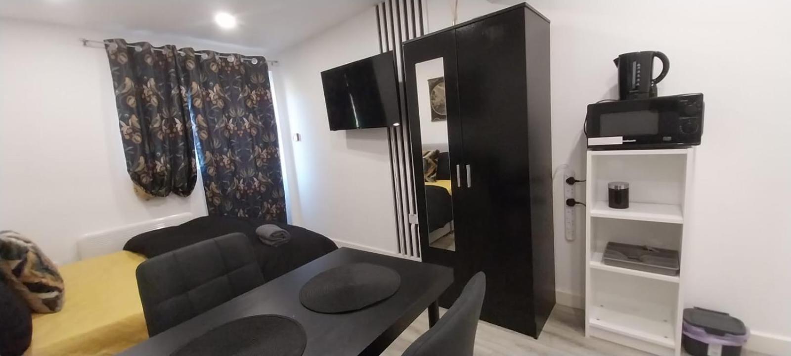 Stylish Home From Home 奥平顿 外观 照片