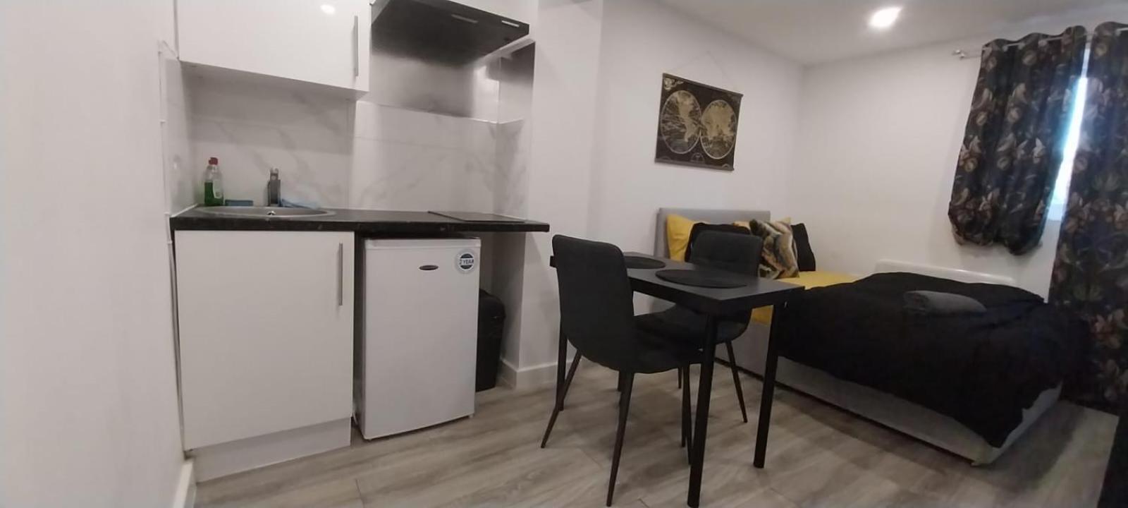 Stylish Home From Home 奥平顿 外观 照片